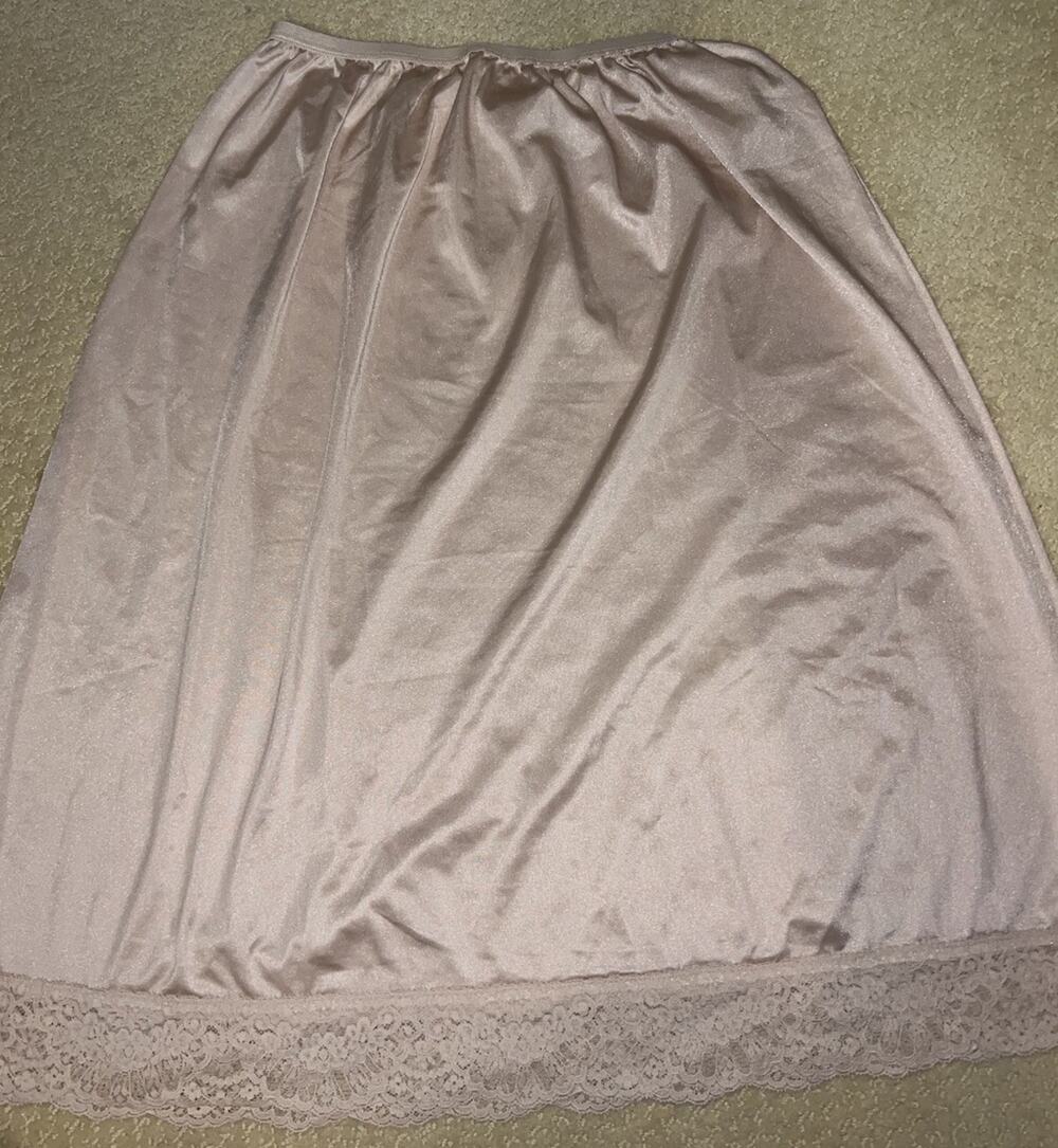 Vintage OLGA 937 Half Slip Nude Beige Nylon Lace Trim 1980s USA S M